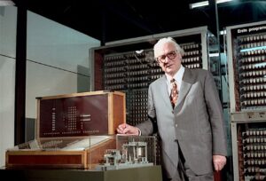 Jerman pada tahun 1941 membangun komputer untuk merakit pesawat terbang dan Misil, dan mereka menyebut Komputer buatan Konrad Zuse dengan sebutan Z3